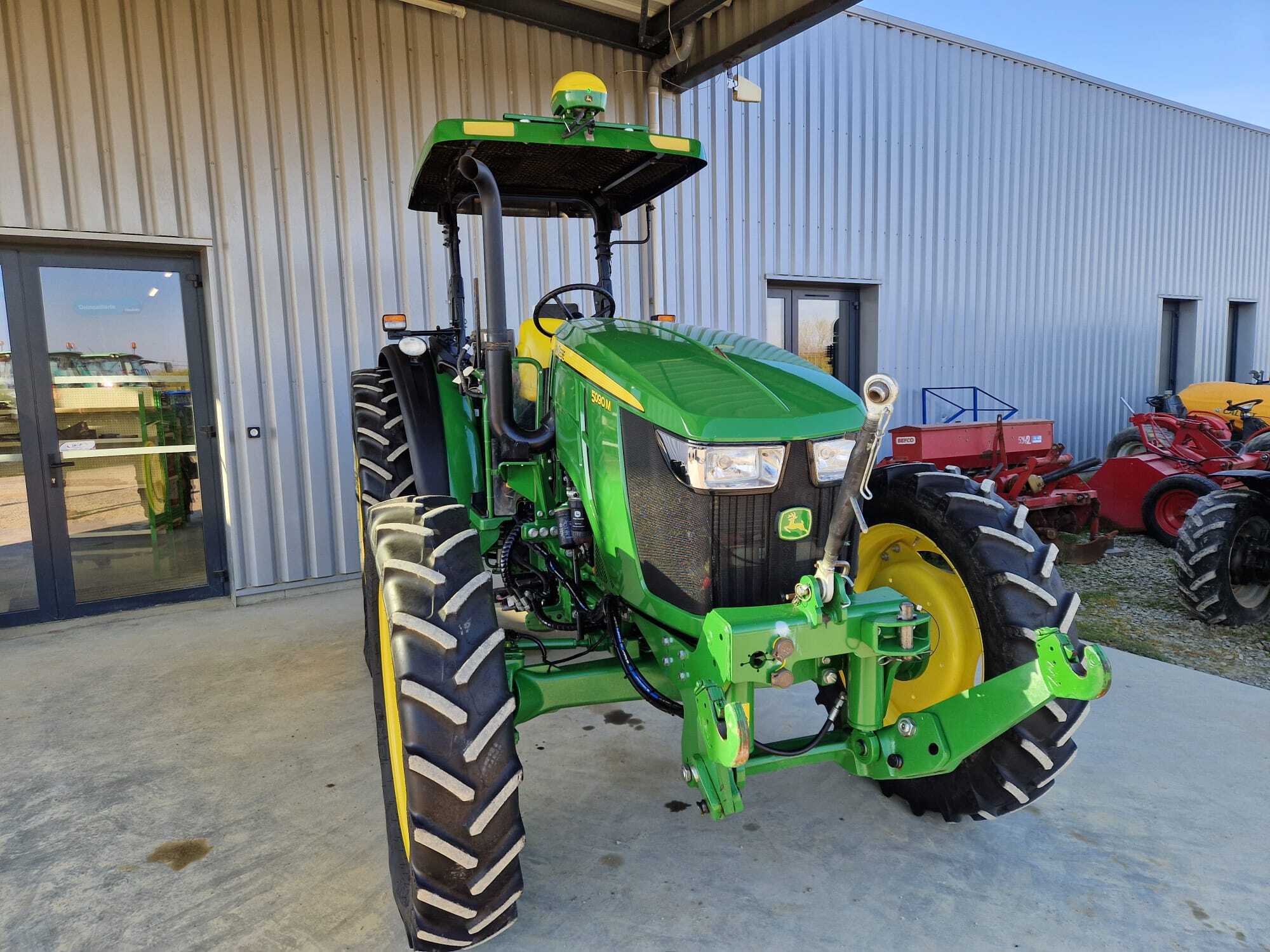 JOHN DEERE 5090M AUTOTRAC – Image 3