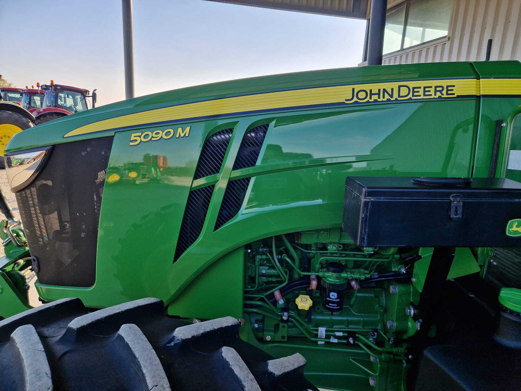 JOHN DEERE 5090M AUTOTRAC – Image 9