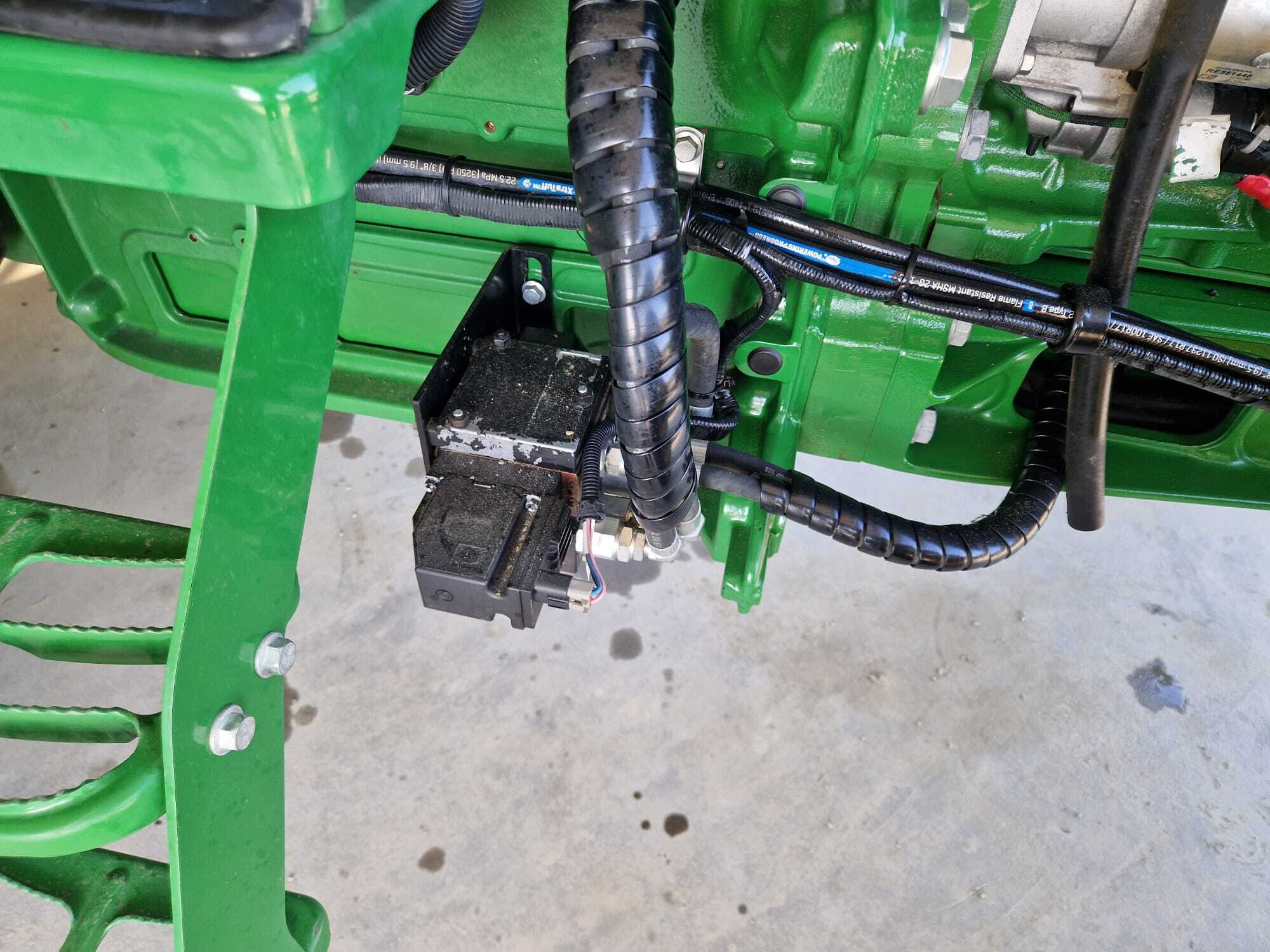 JOHN DEERE 5090M AUTOTRAC – Image 13