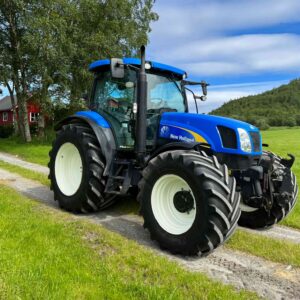 New Holland TS135A