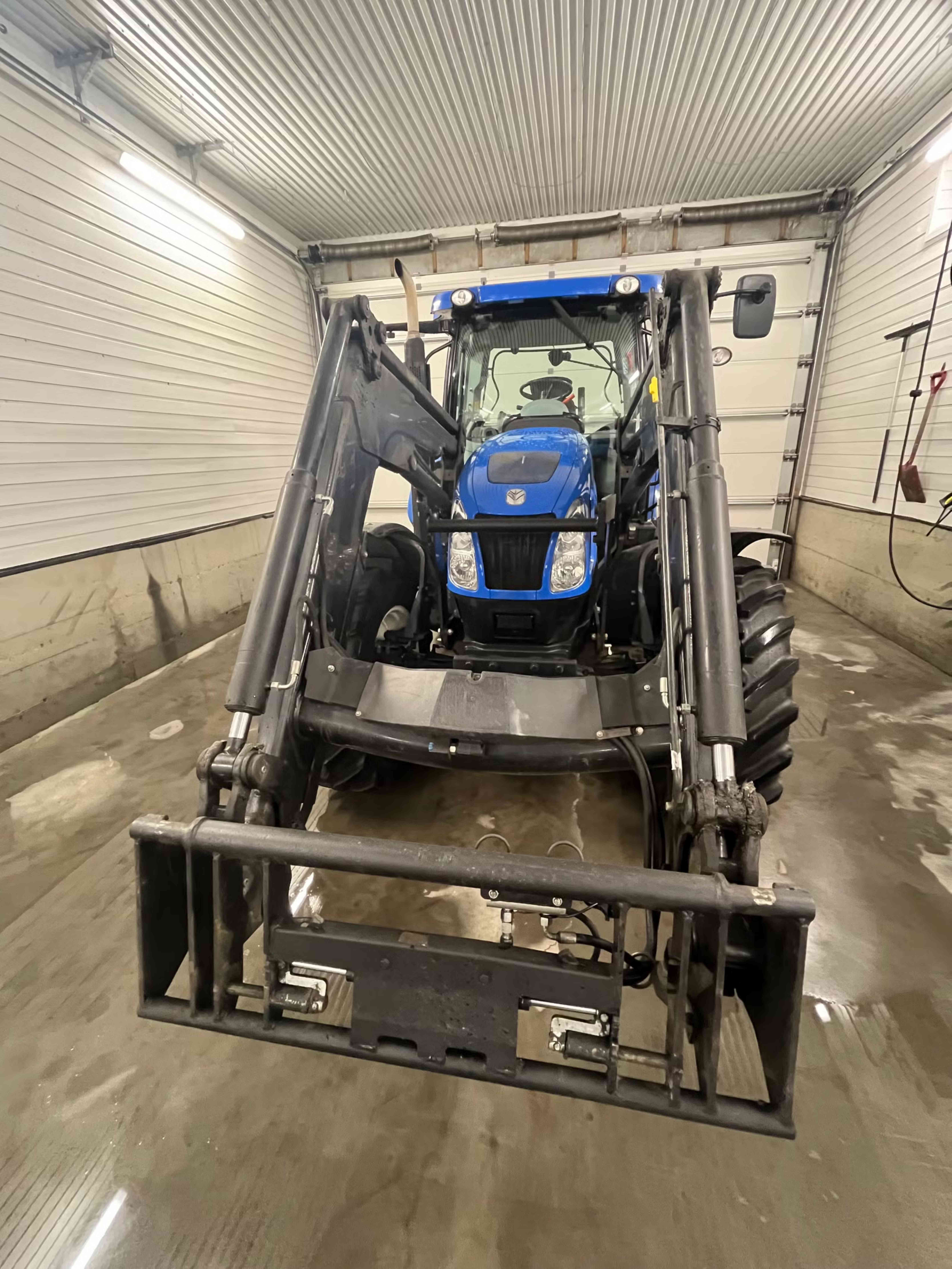 NEW HOLLAND T6050 Elite – Image 2