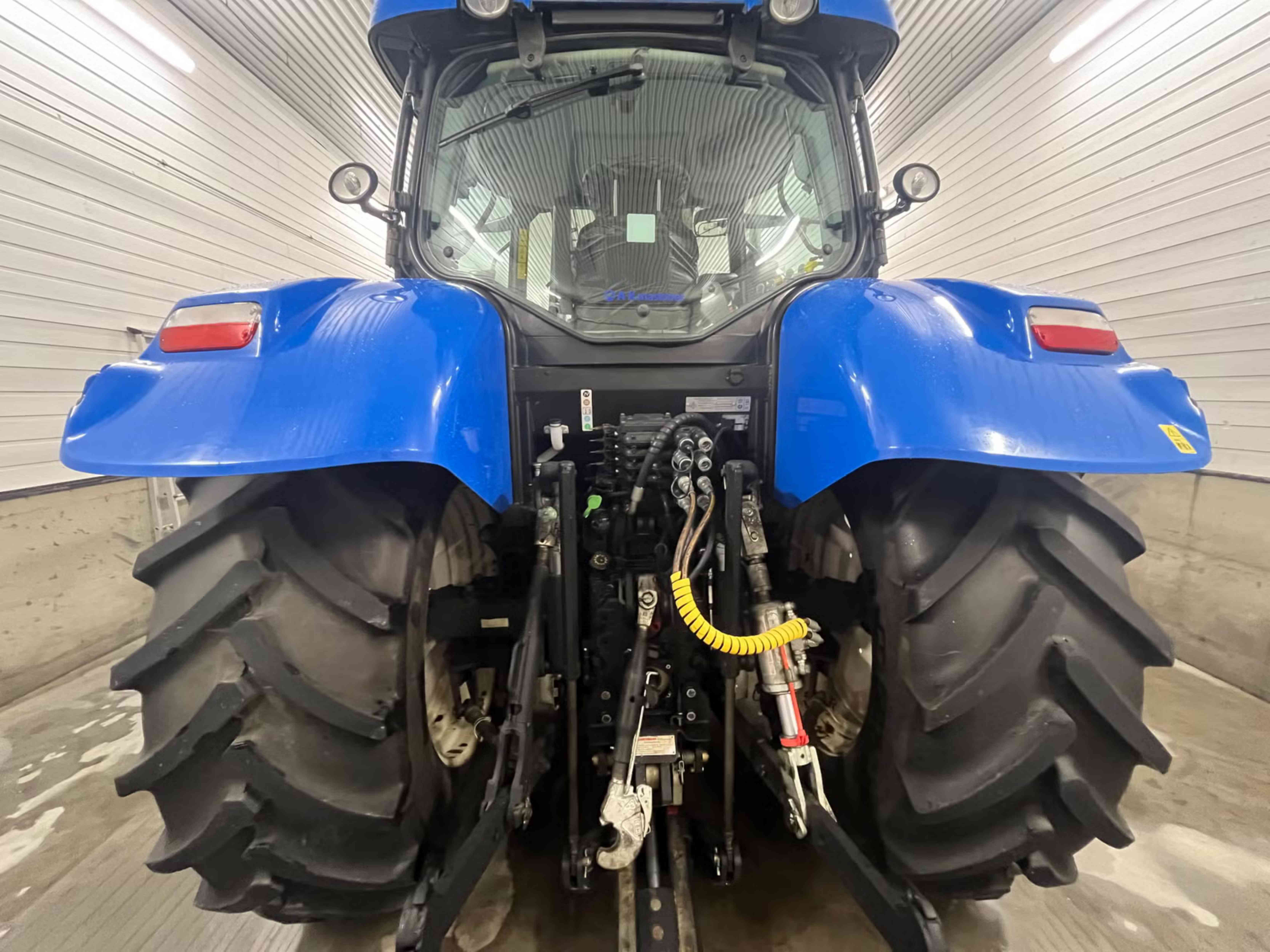 NEW HOLLAND T6050 Elite – Image 8